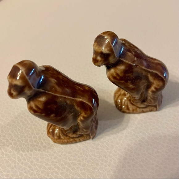 Vintage Wade Whimsy ceramic porcelain - 2 brown gorillas /Collectables from Eng. - Picture 3 of 6
